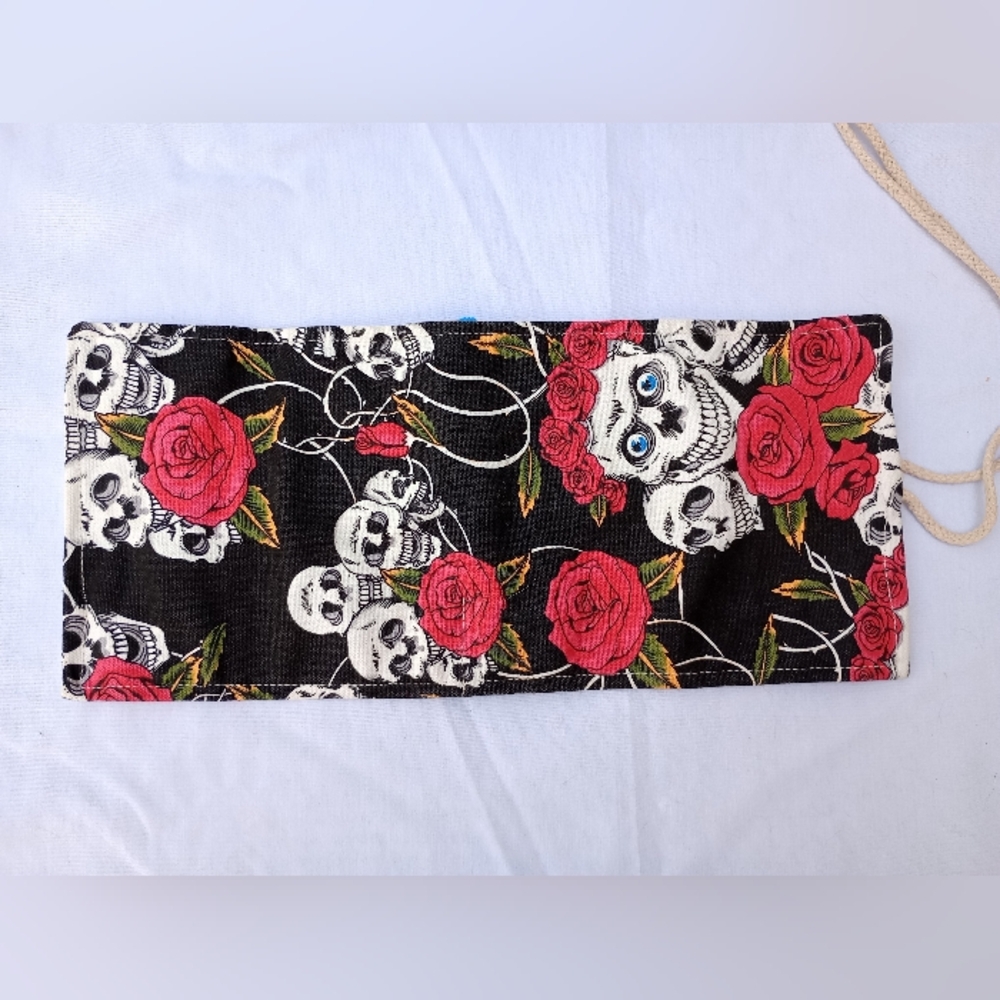 Hand Crafted Artisan Pencil Wrap Roses Skulls Day Of The Dead Crafts Black Red